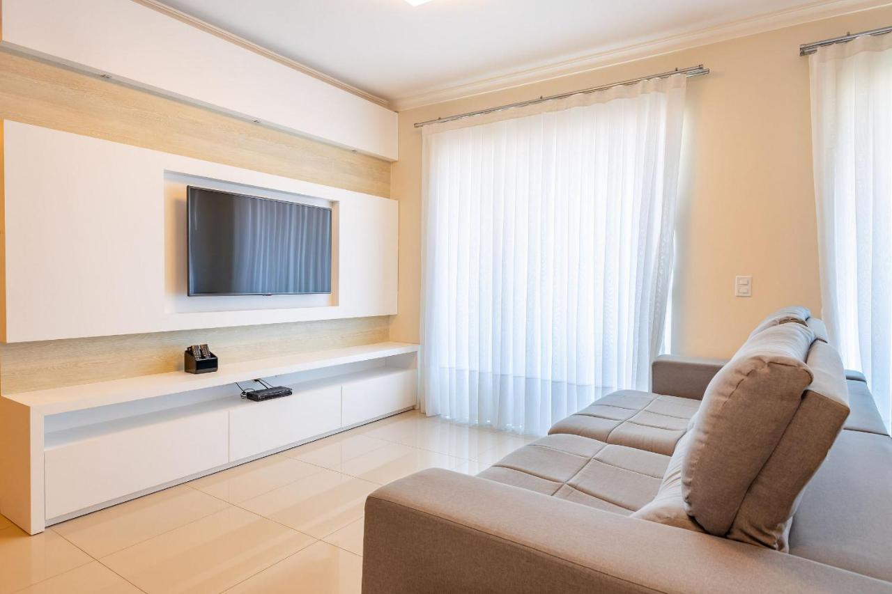 Cobertura Espacosa E Confortavel No Centro De Бомбиньяс Экстерьер фото